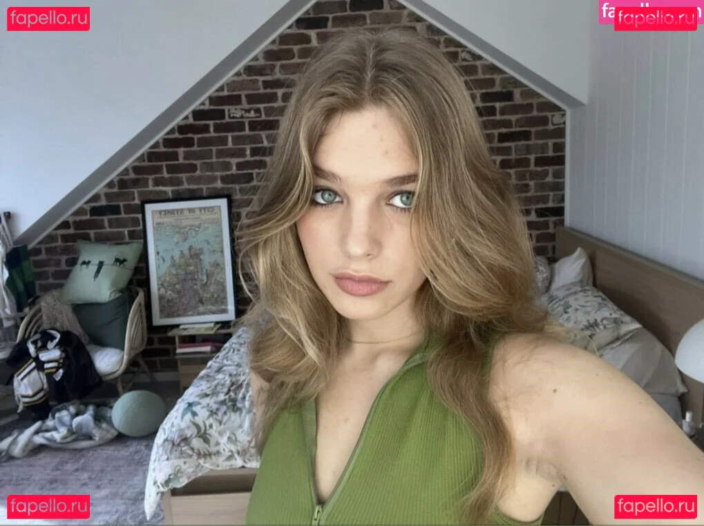 Teagan Croft Onlyfans Photo Gallery 