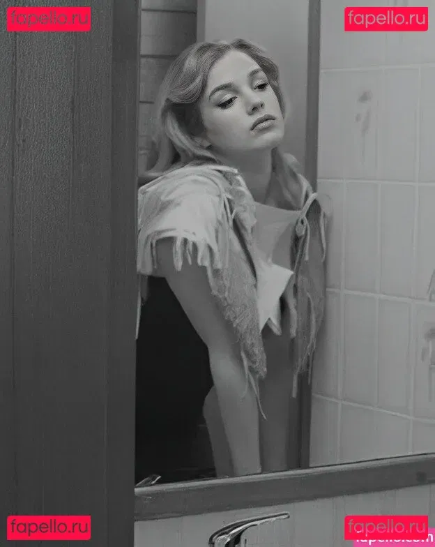 Teagan Croft Onlyfans Photo Gallery 