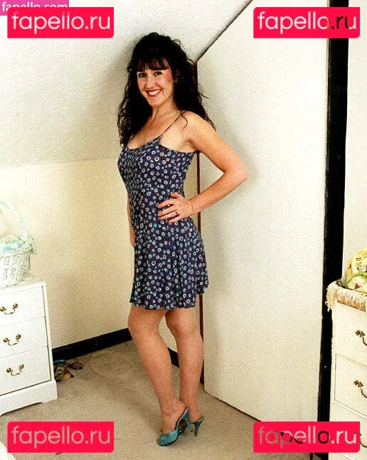 British 00's Porn Onlyfans Photo Gallery 