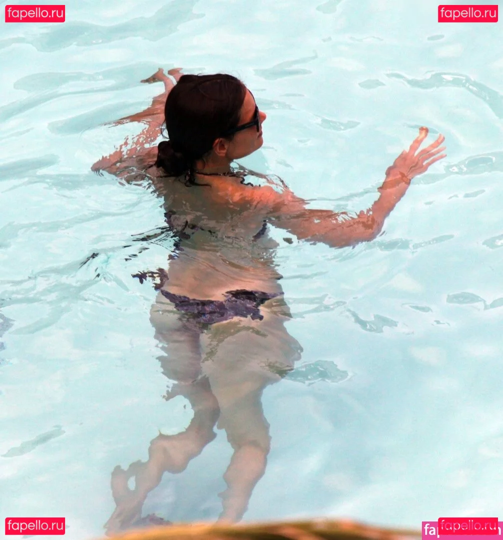 Katie Holmes Onlyfans Photo Gallery 