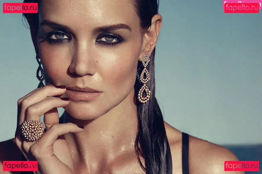 Katie Holmes Onlyfans Photo Gallery 