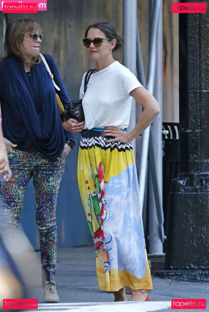 Katie Holmes Onlyfans Photo Gallery 