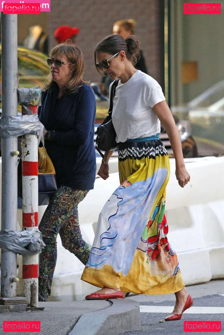 Katie Holmes Onlyfans Photo Gallery 