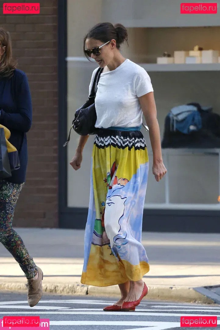 Katie Holmes Onlyfans Photo Gallery 