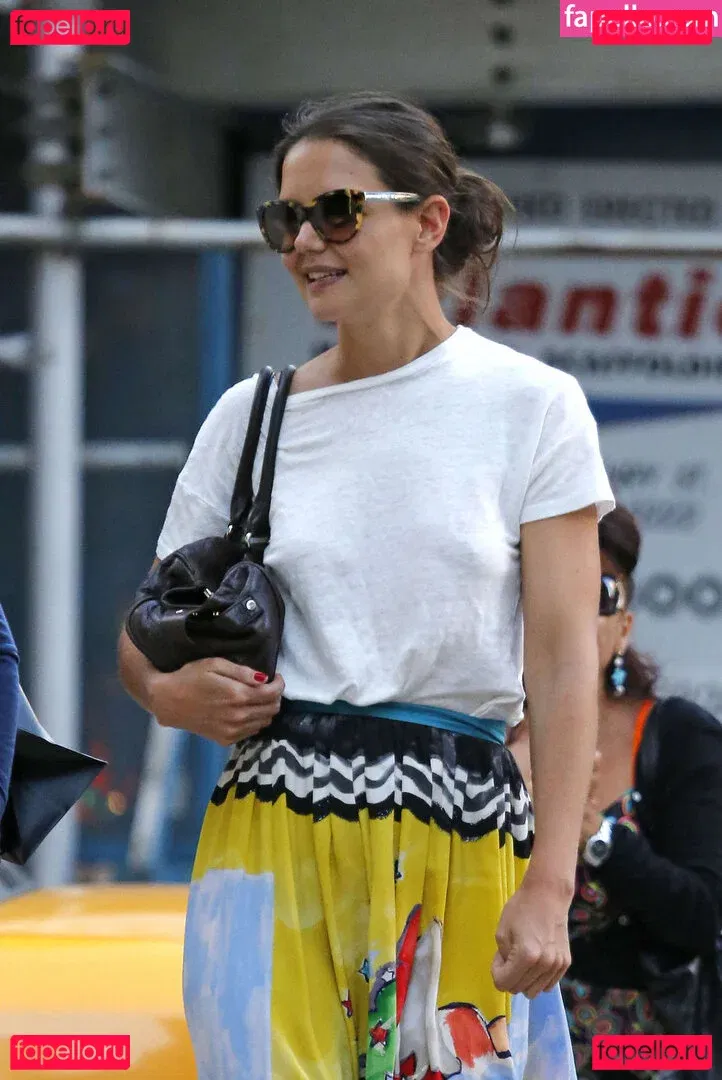 Katie Holmes Onlyfans Photo Gallery 