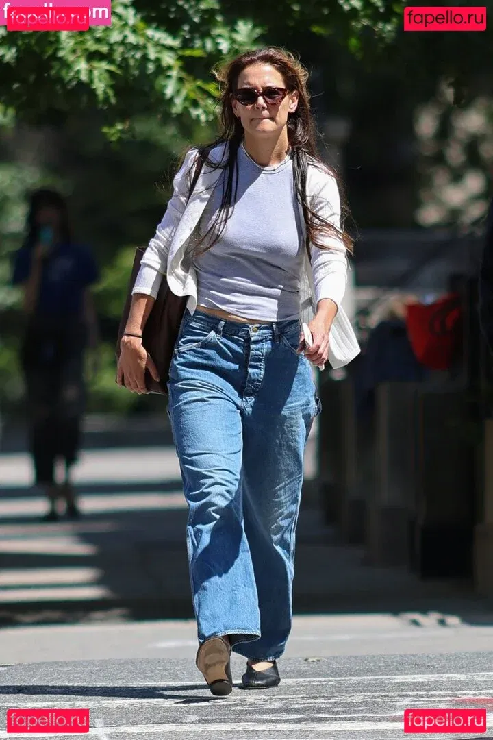 Katie Holmes Onlyfans Photo Gallery 