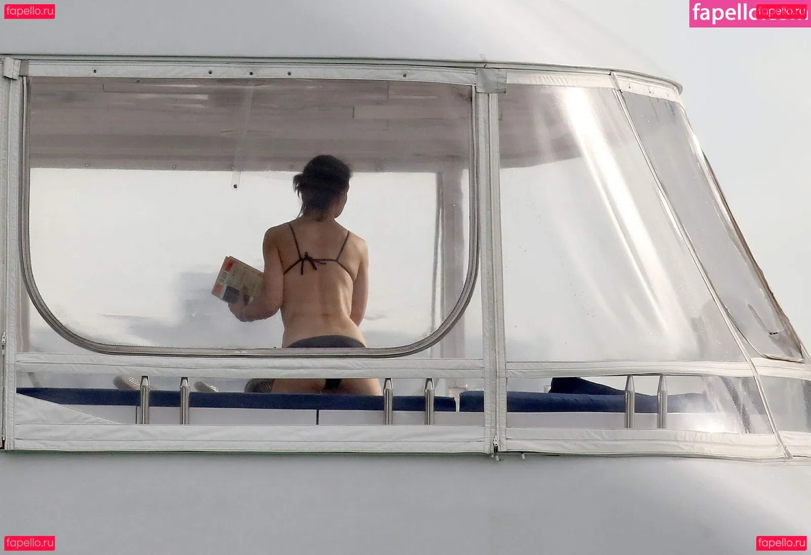 Katie Holmes Onlyfans Photo Gallery 