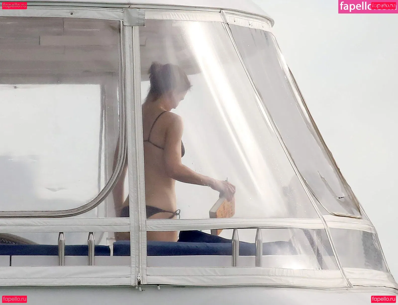 Katie Holmes Onlyfans Photo Gallery 