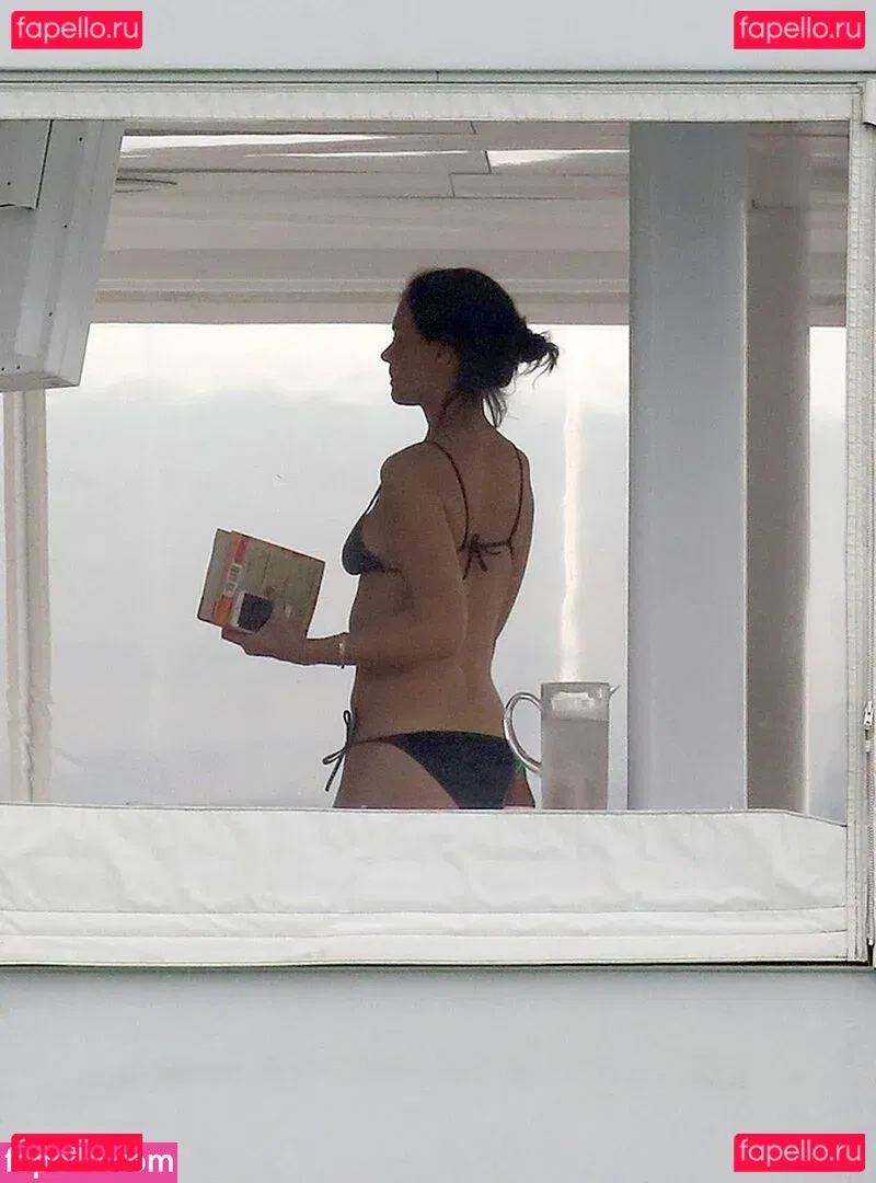 Katie Holmes Onlyfans Photo Gallery 