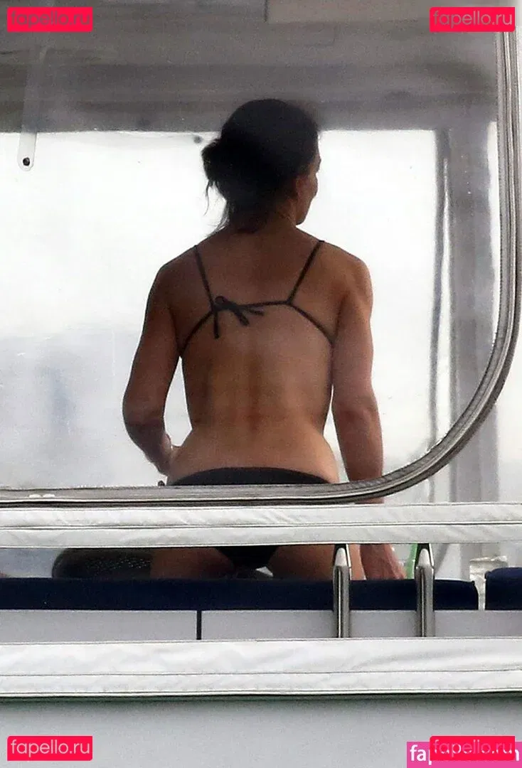 Katie Holmes Onlyfans Photo Gallery 