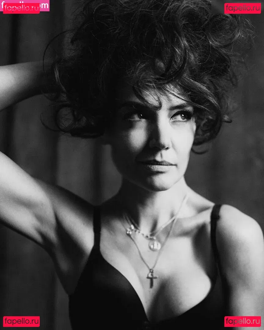 Katie Holmes Onlyfans Photo Gallery 