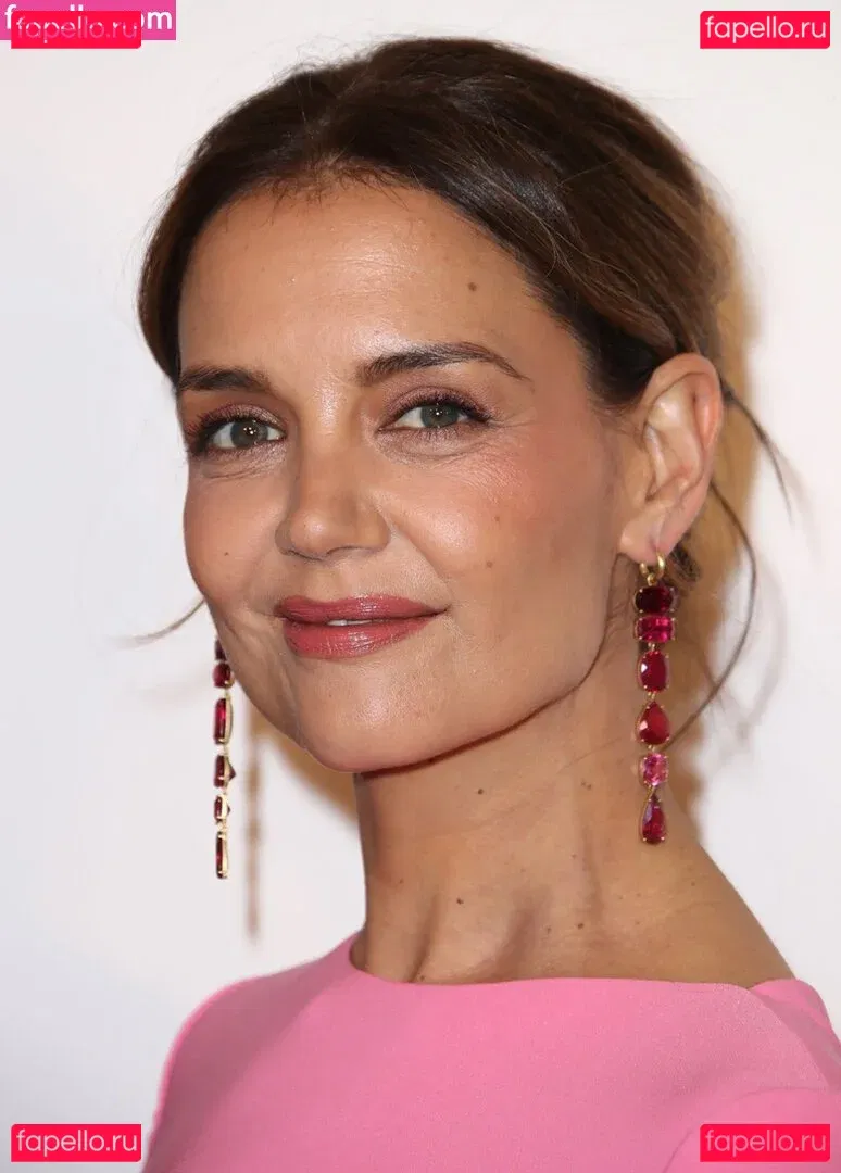 Katie Holmes Onlyfans Photo Gallery 