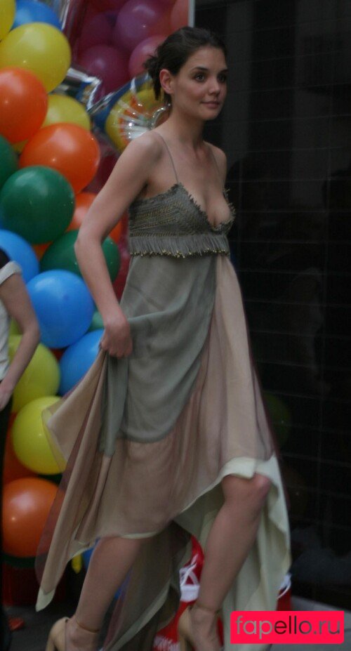 Katie Holmes Onlyfans Photo Gallery 