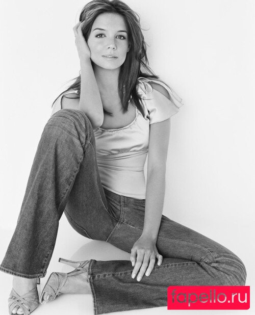 Katie Holmes Onlyfans Photo Gallery 