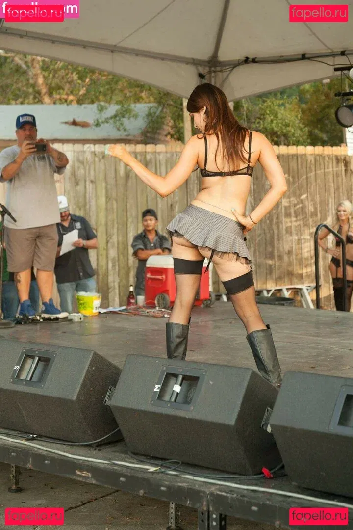 thatdarn_foxx Onlyfans Photo Gallery 