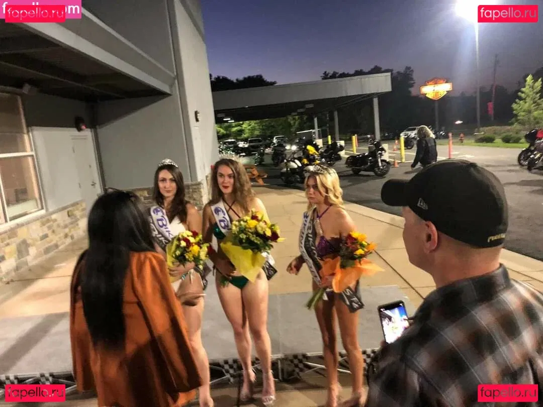 thatdarn_foxx Onlyfans Photo Gallery 