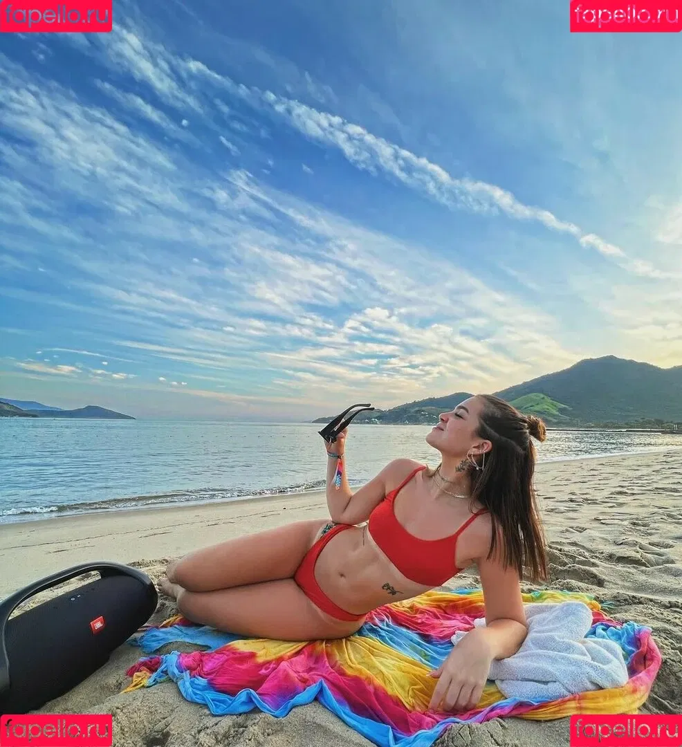 Mel Maia Onlyfans Photo Gallery 