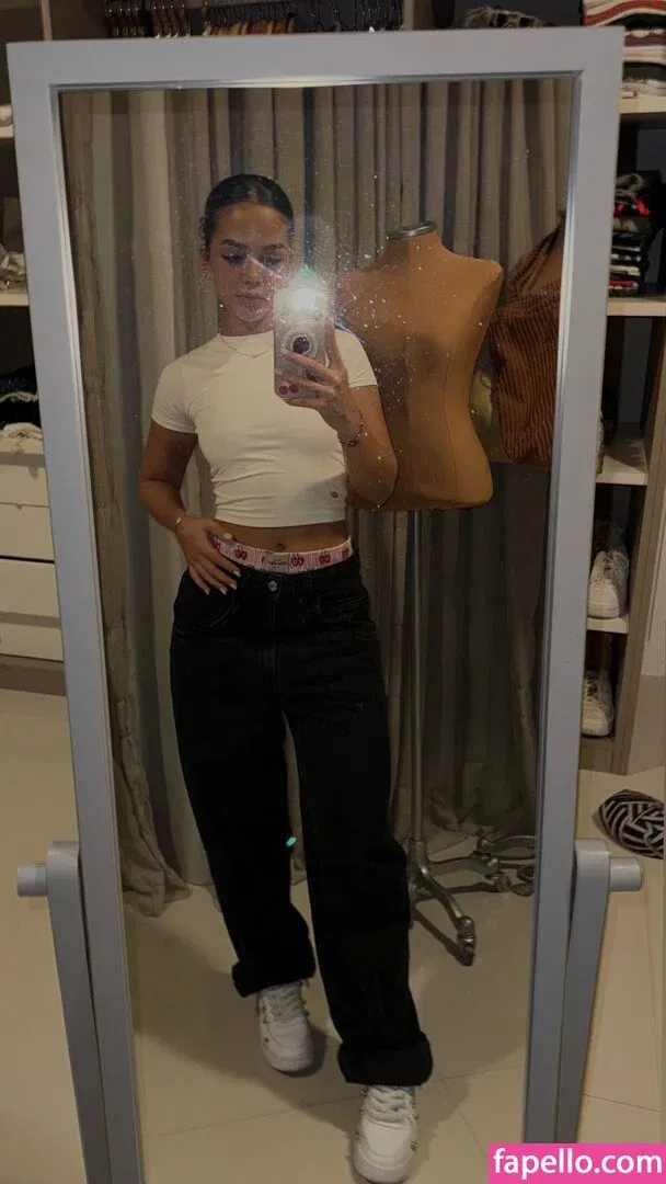 Mel Maia Onlyfans Photo Gallery 