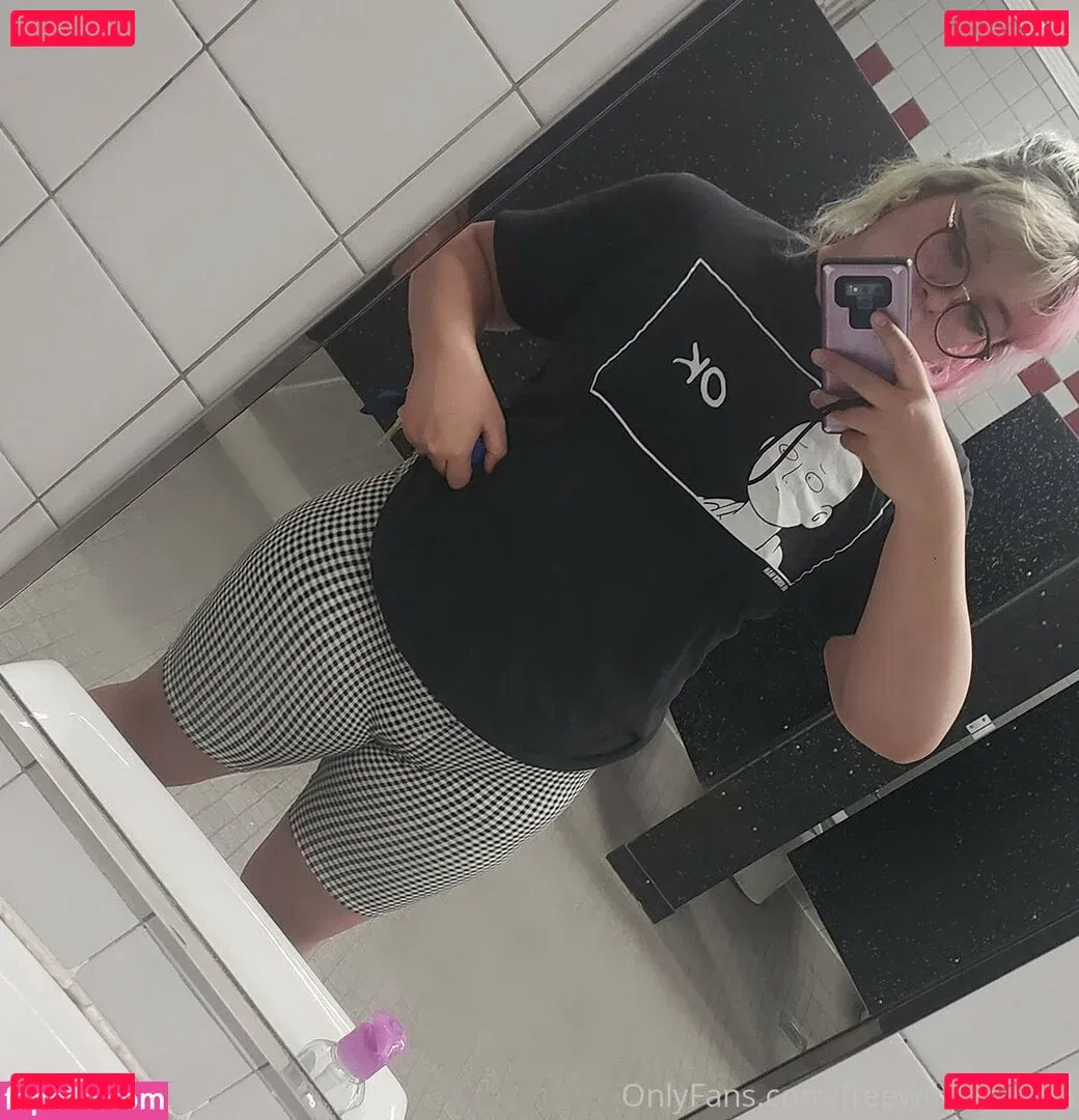 freefujoshi Onlyfans Photo Gallery 