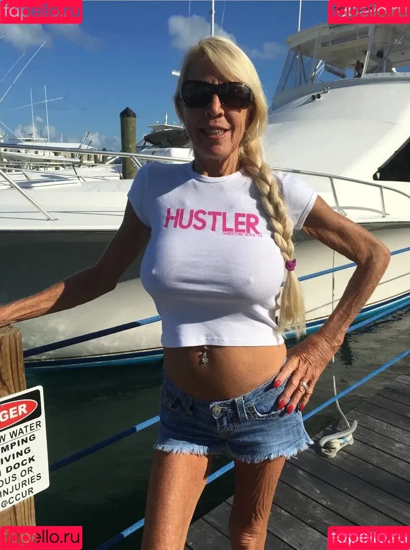 Hotwives XXX Onlyfans Photo Gallery 