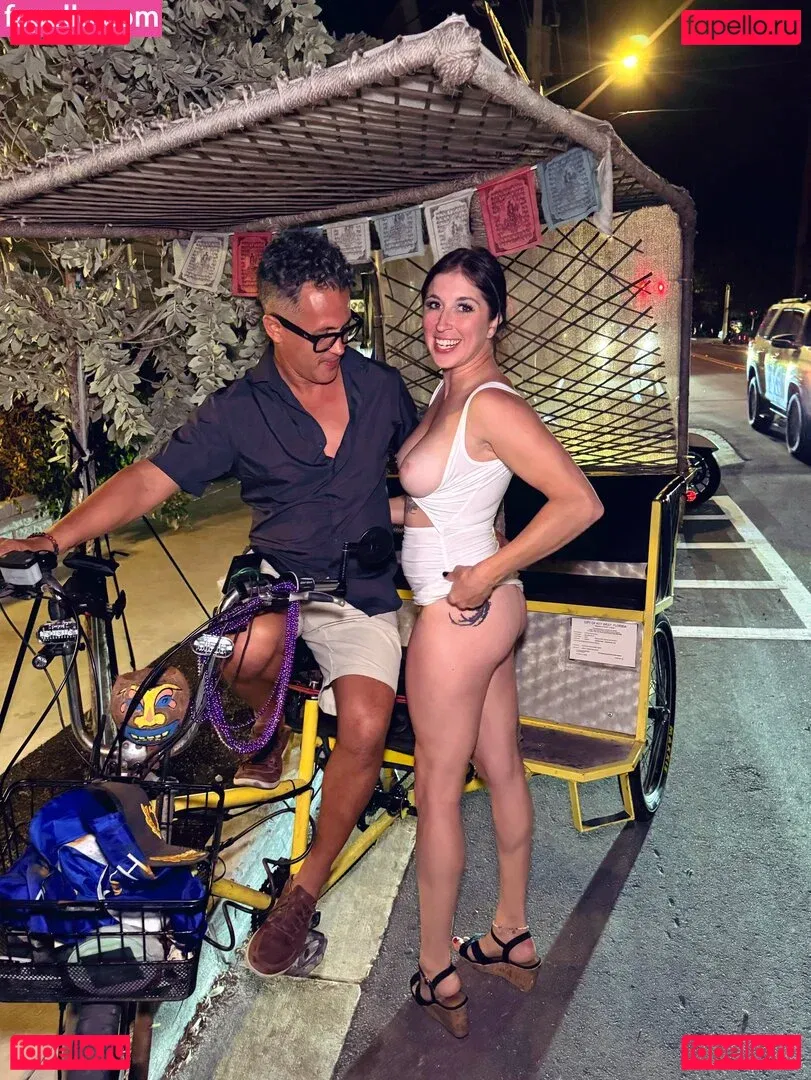 Hotwives XXX Onlyfans Photo Gallery 