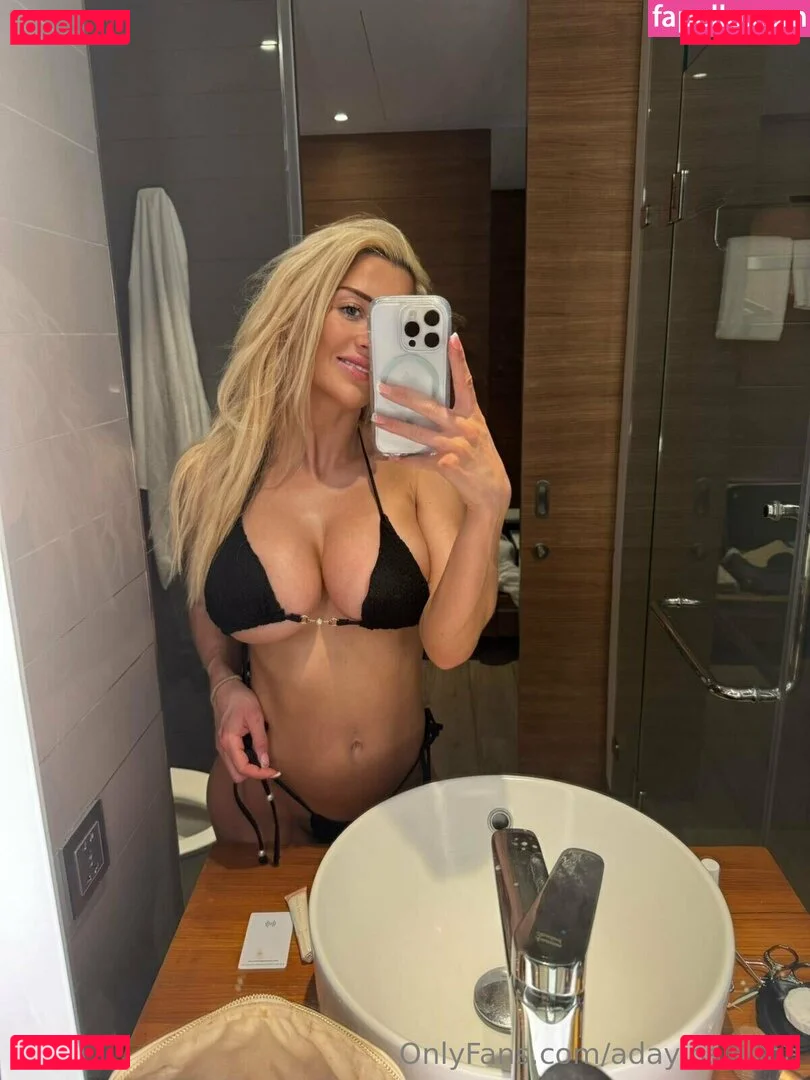 adayinsienna Onlyfans Photo Gallery 