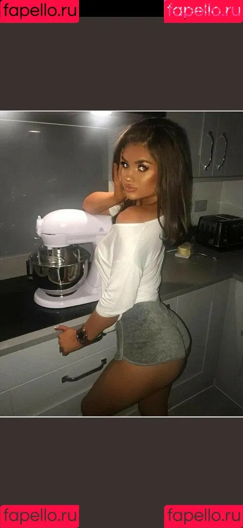 Mia Wood Hall Onlyfans Photo Gallery 