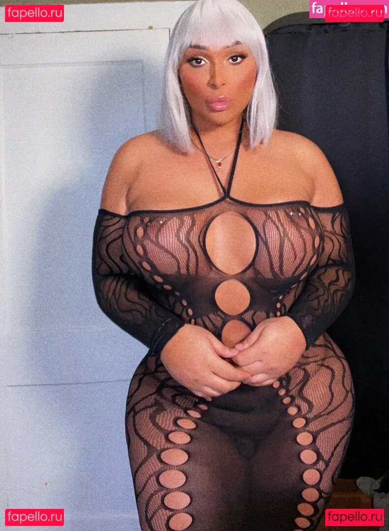 TSnatalee Onlyfans Photo Gallery 