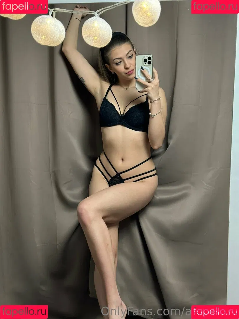 ava.babe Onlyfans Photo Gallery 