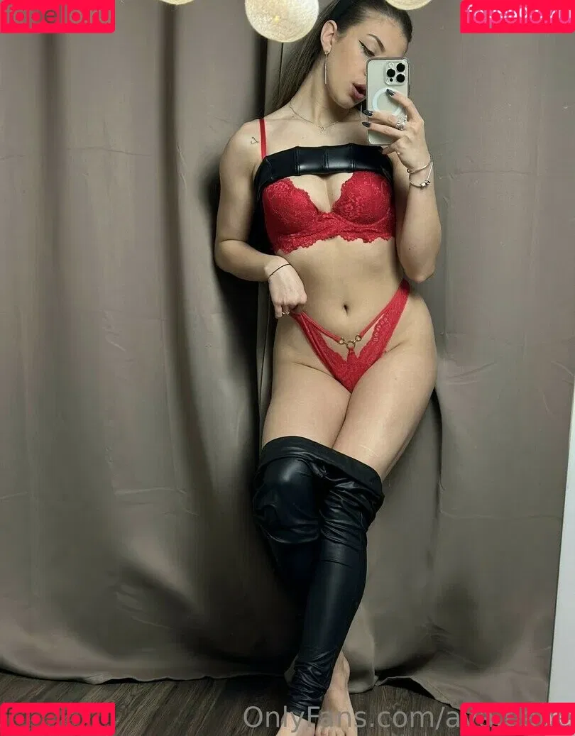 ava.babe Onlyfans Photo Gallery 