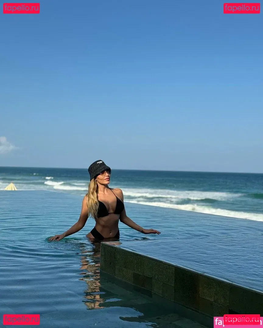 Erika Schneider Onlyfans Photo Gallery 