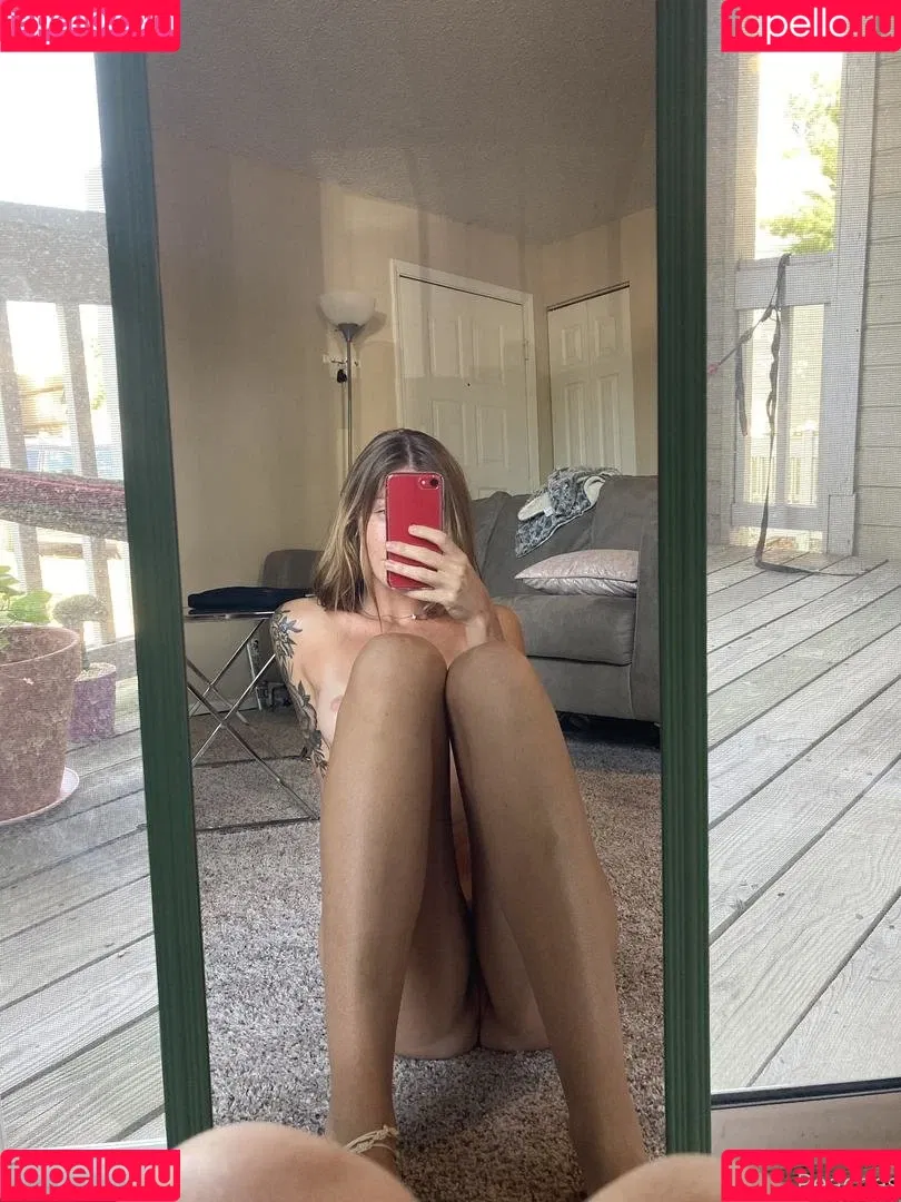 cremedelapeach Onlyfans Photo Gallery 