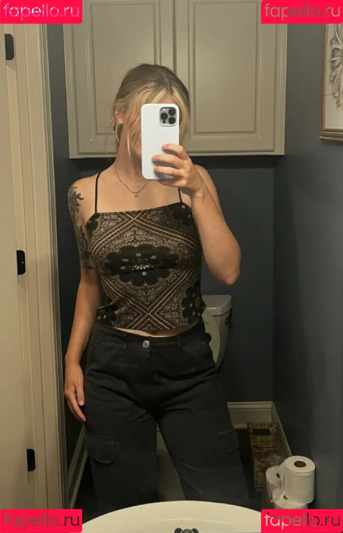 cremedelapeach Onlyfans Photo Gallery 