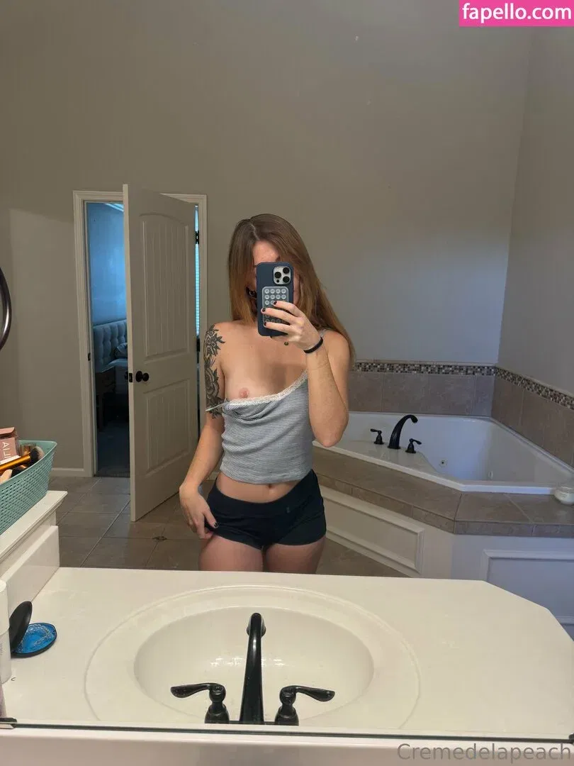 cremedelapeach Onlyfans Photo Gallery 