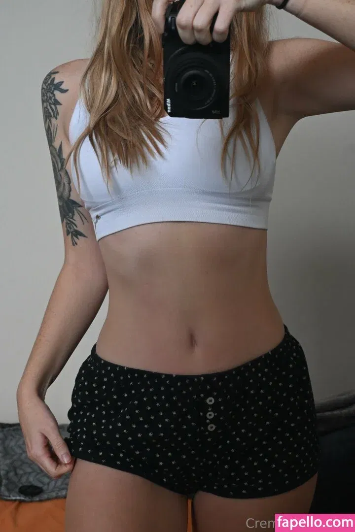 cremedelapeach Onlyfans Photo Gallery 