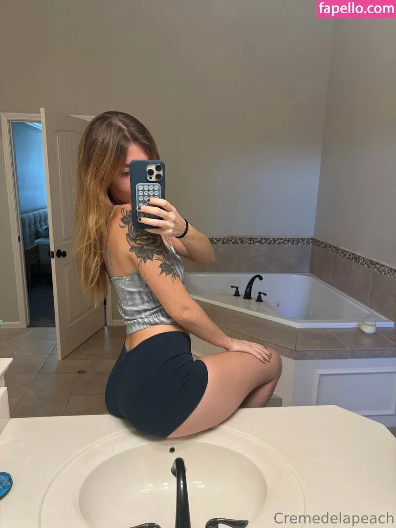 cremedelapeach Onlyfans Photo Gallery 
