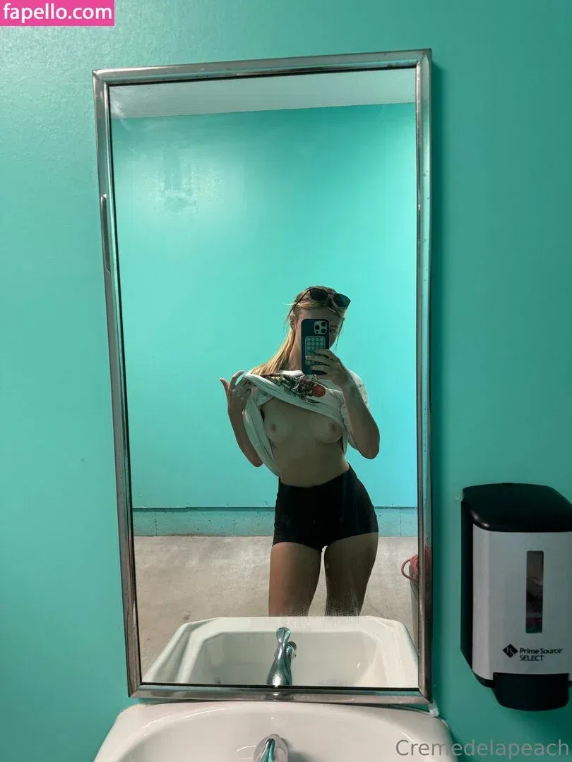 cremedelapeach Onlyfans Photo Gallery 