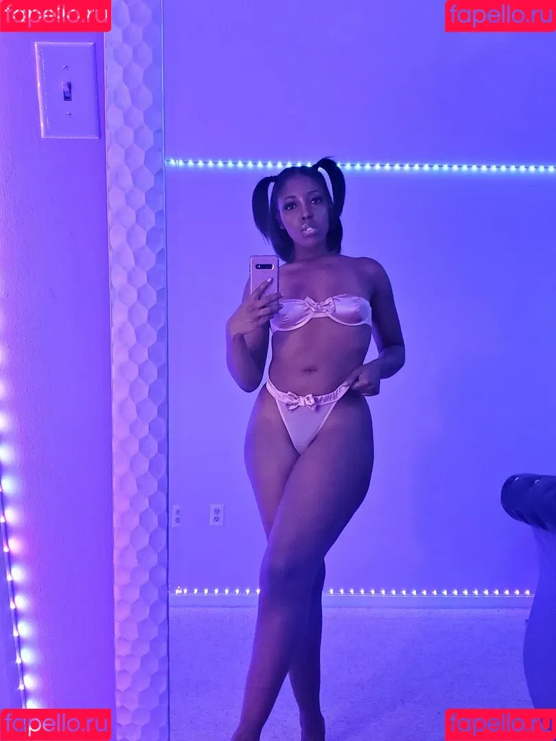 mirascarlett Onlyfans Photo Gallery 