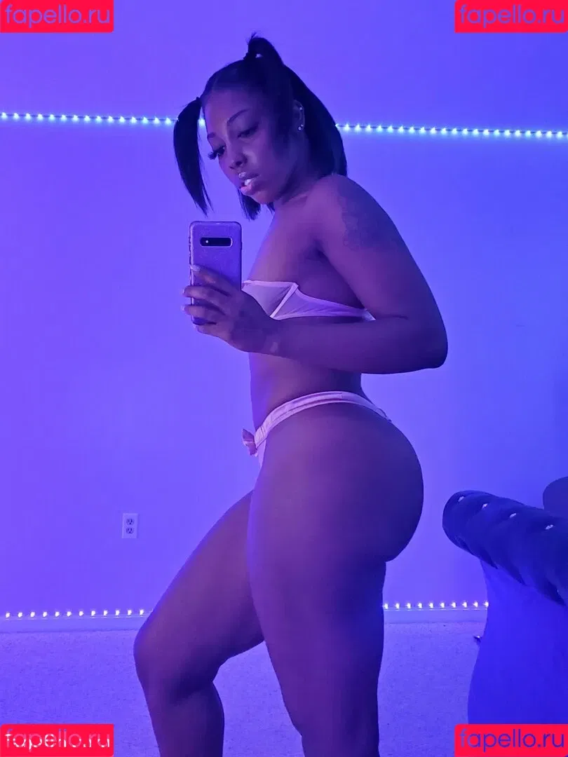 mirascarlett Onlyfans Photo Gallery 