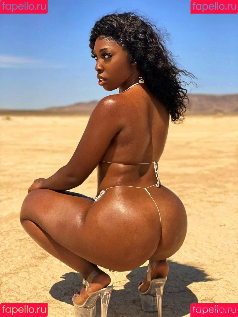 mirascarlett Onlyfans Photo Gallery 