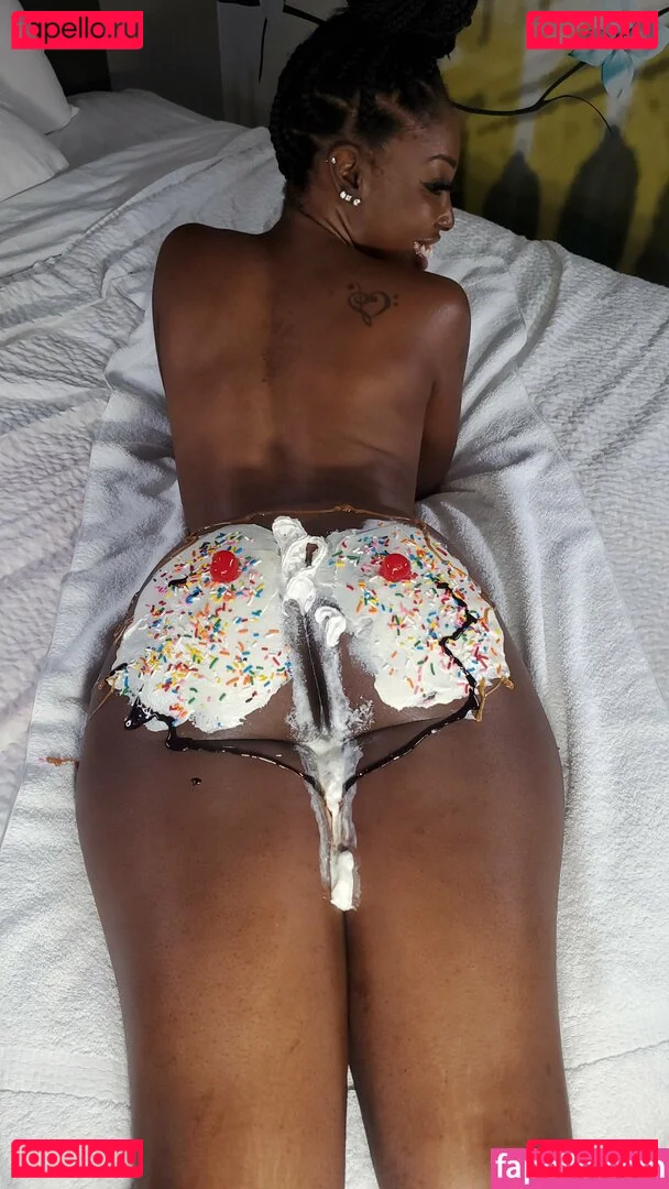 mirascarlett Onlyfans Photo Gallery 