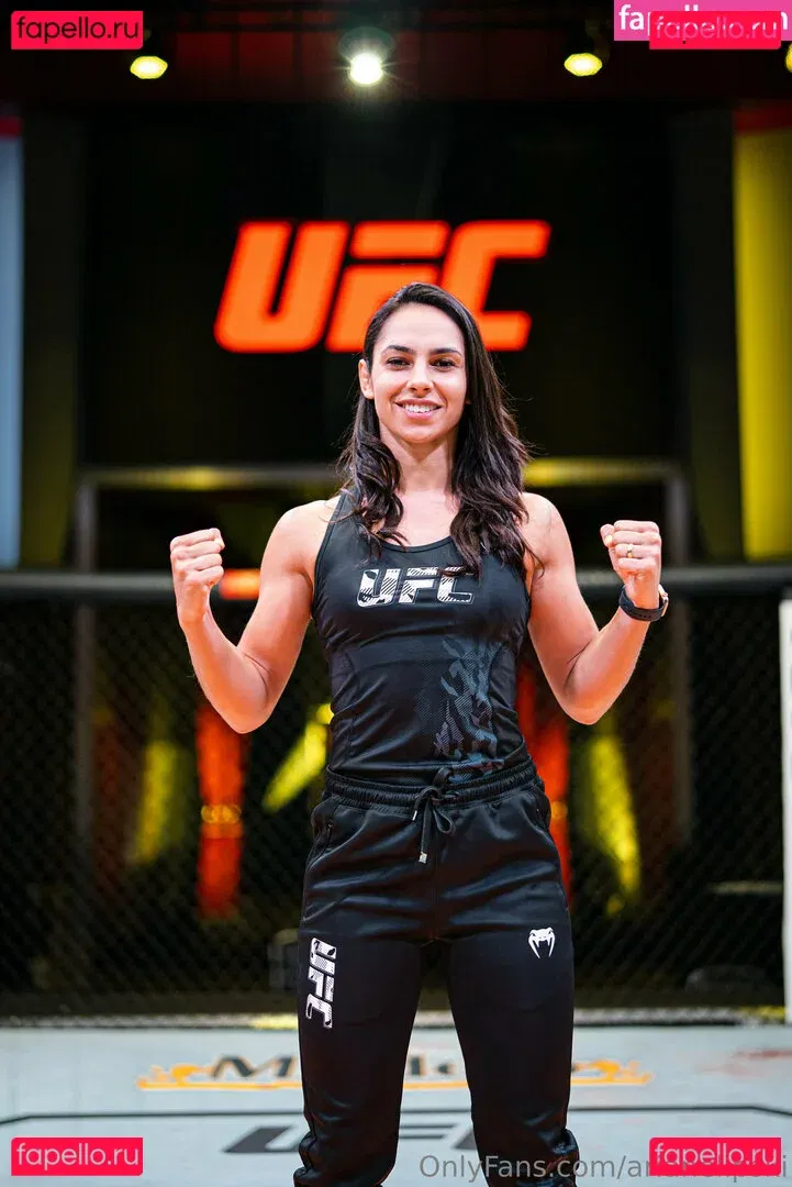 arianelipski Onlyfans Photo Gallery 