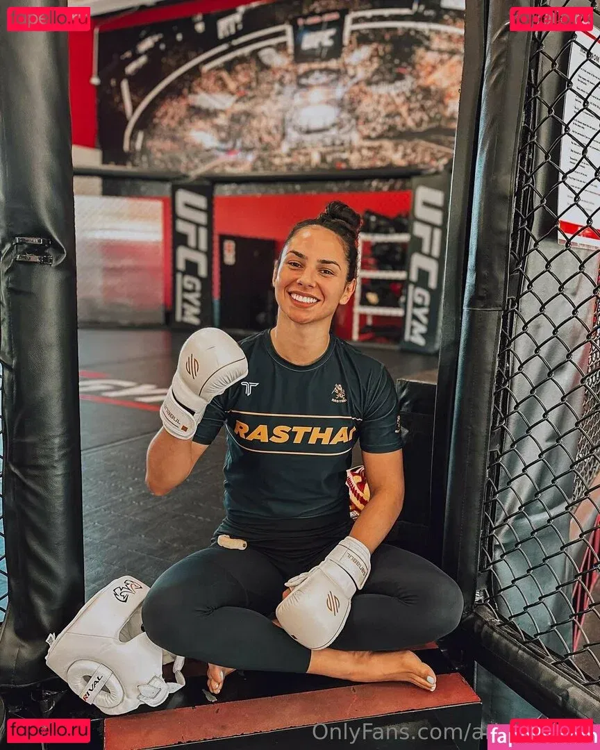 arianelipski Onlyfans Photo Gallery 