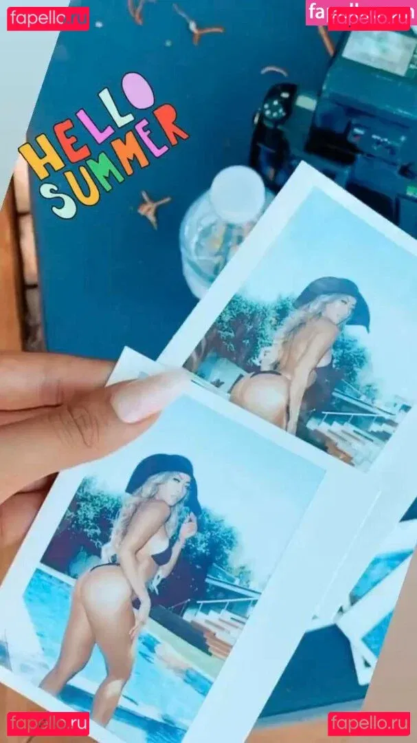 Liane V Onlyfans Photo Gallery 