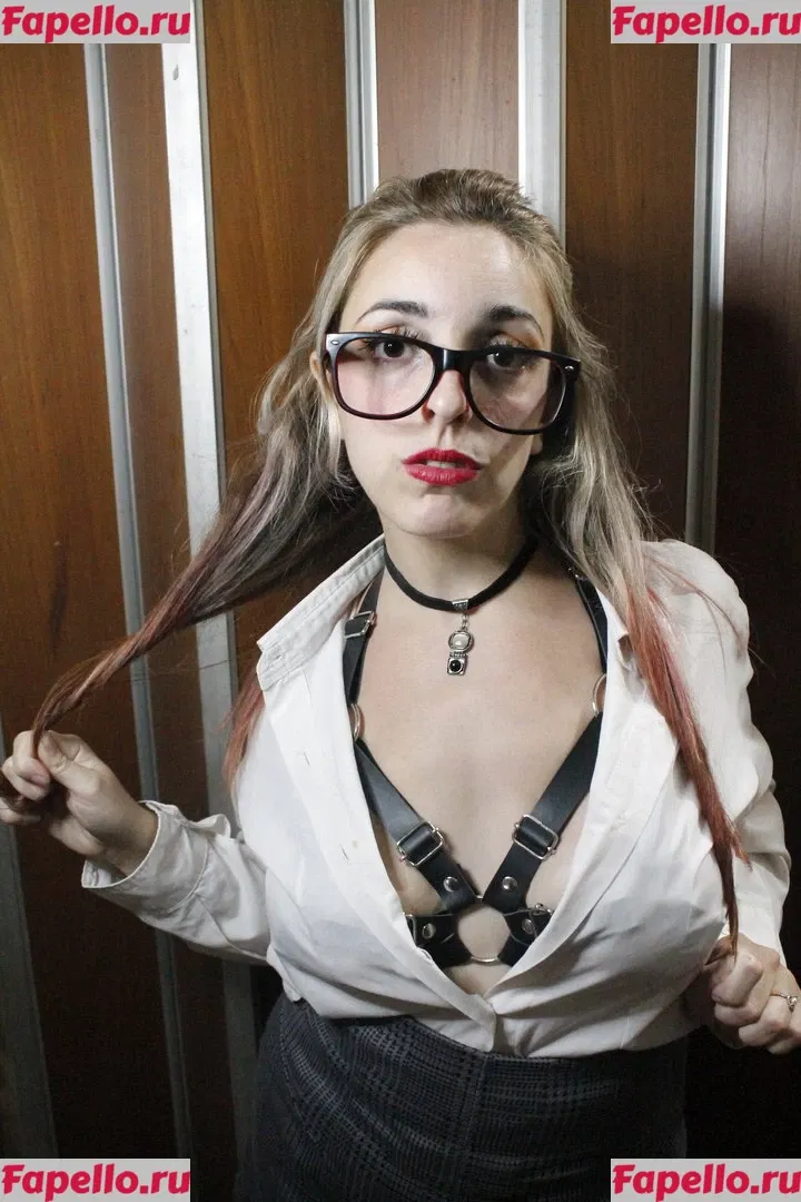 Nena Mala Onlyfans Photo Gallery 
