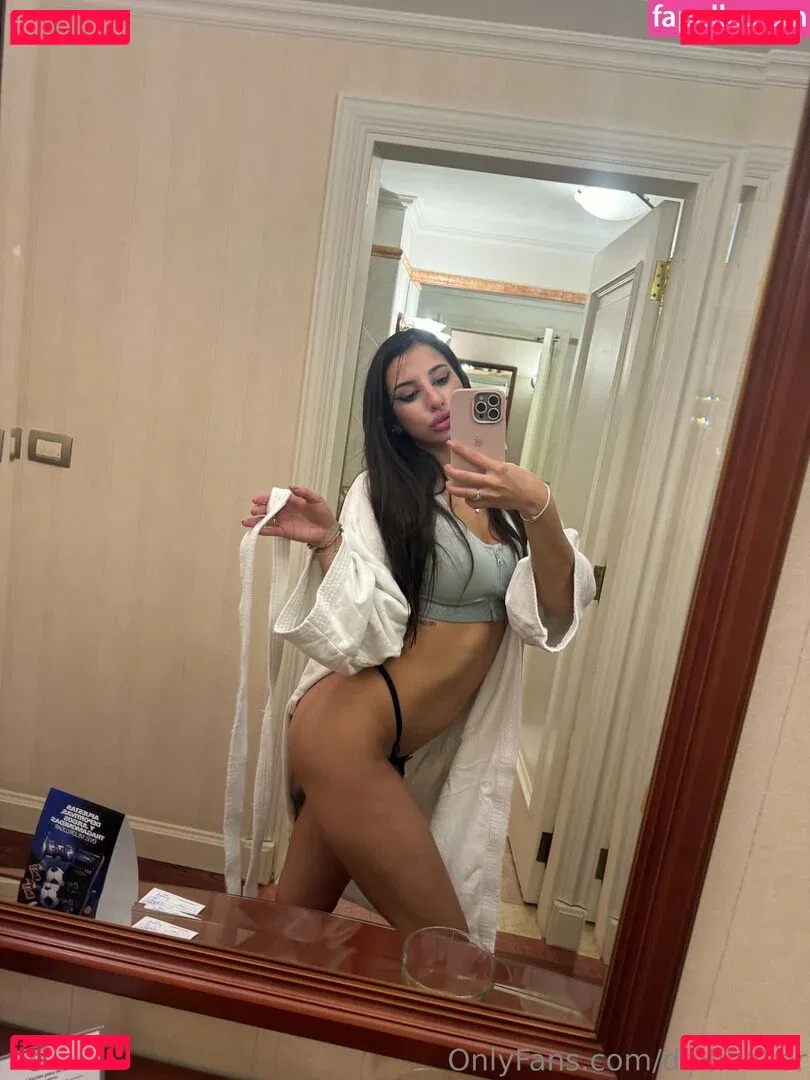 anacheri Onlyfans Photo Gallery 
