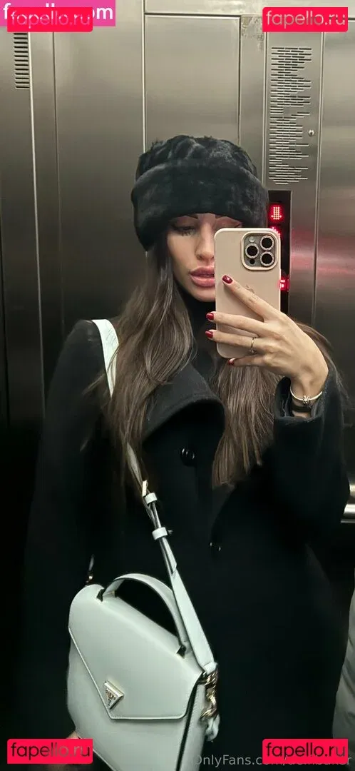 anacheri Onlyfans Photo Gallery 