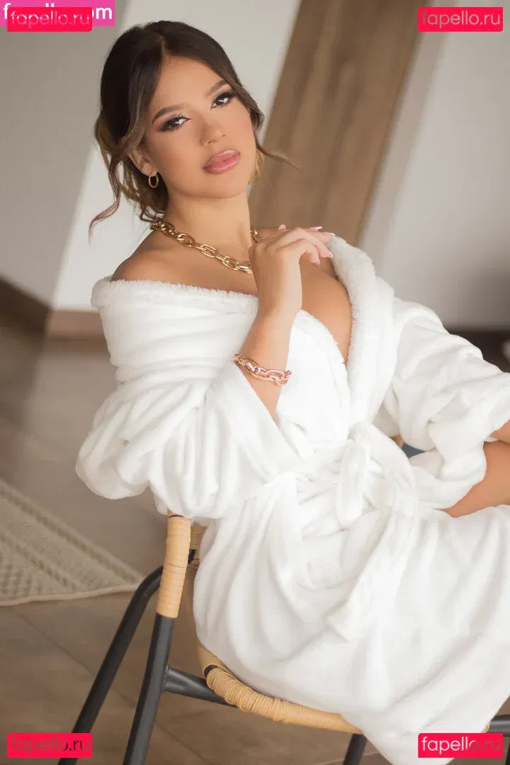 Abella Croft Onlyfans Photo Gallery 