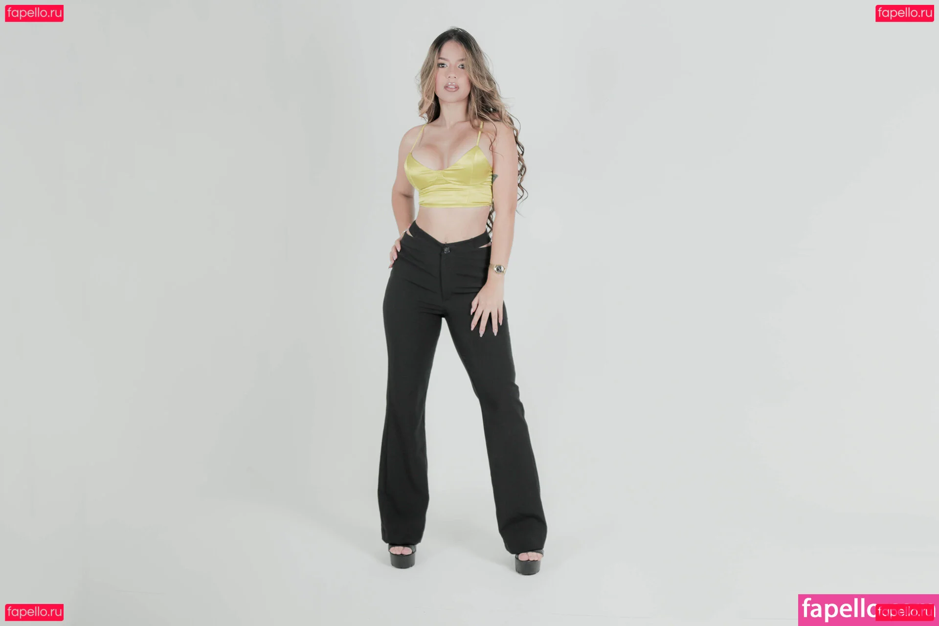 Abella Croft Onlyfans Photo Gallery 