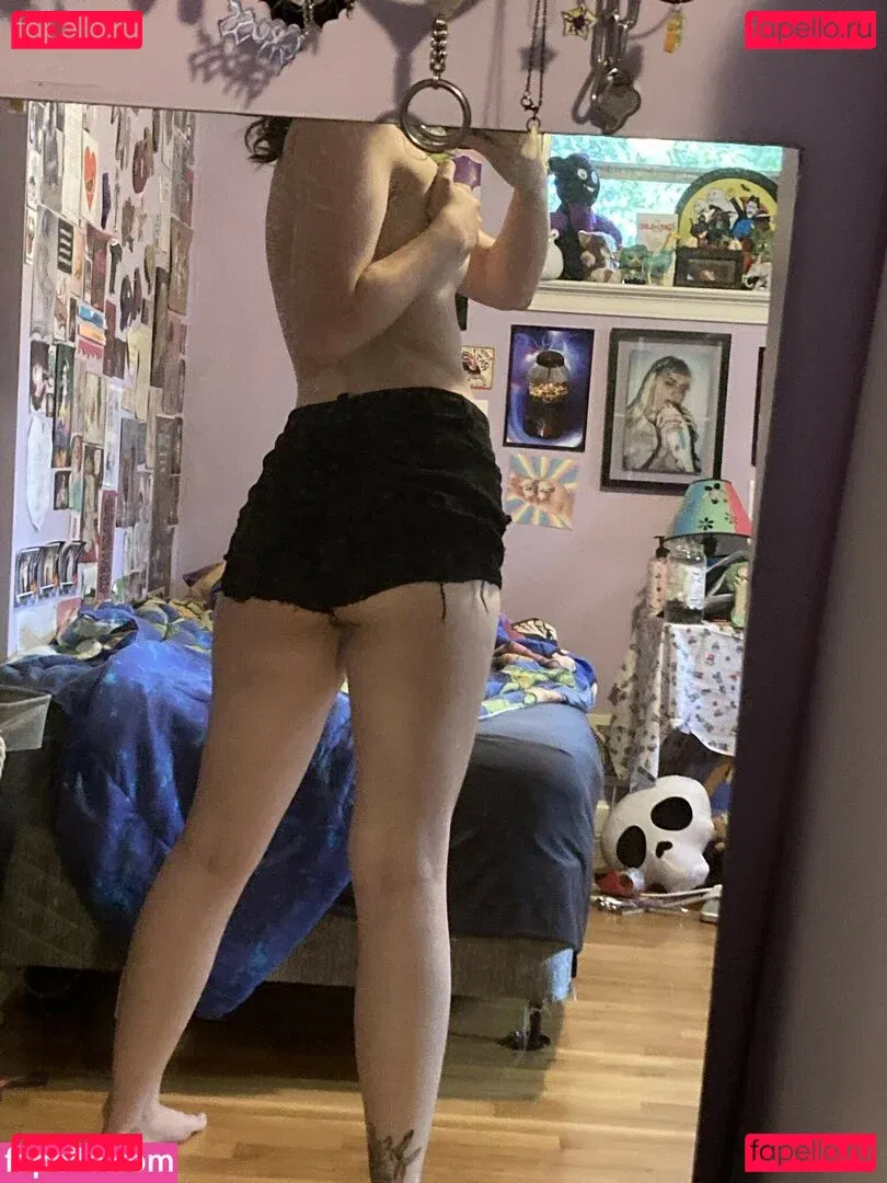 Maskedmouththrowaway U Onlyfans Photo Gallery 